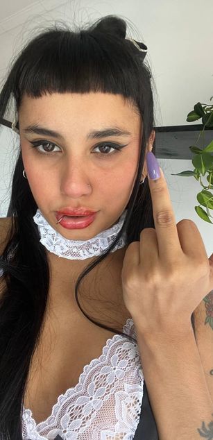 Model - Moli Myers blowjob