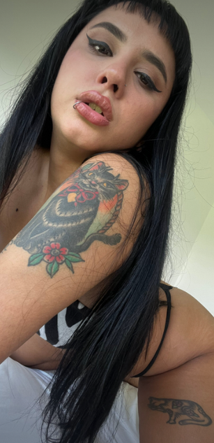 Model - Moli Myers blowjob