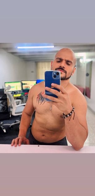 Model - manujfo bigcock