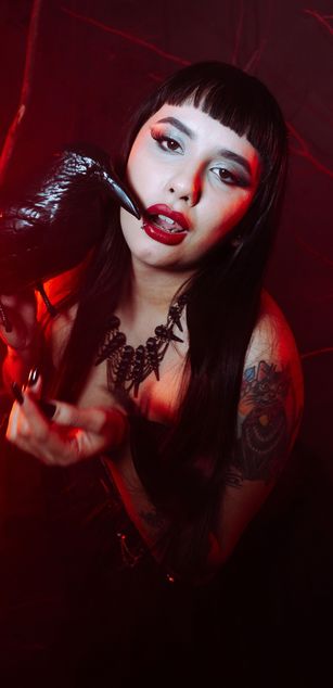 Model - Moli Myers blowjob