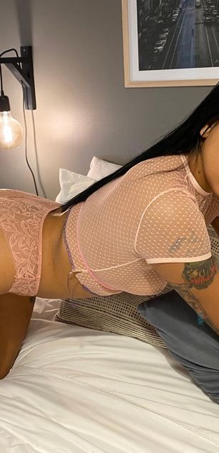 Model - Moli Myers blowjob