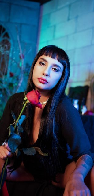 Model - Moli Myers blowjob