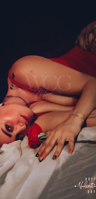 Model - Ela swift milf