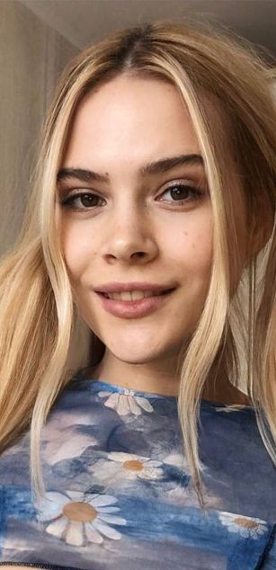 Model - Manany blowjob