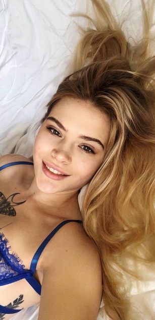 Model - Manany blowjob