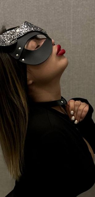 Model - AnnaNight bigboobs