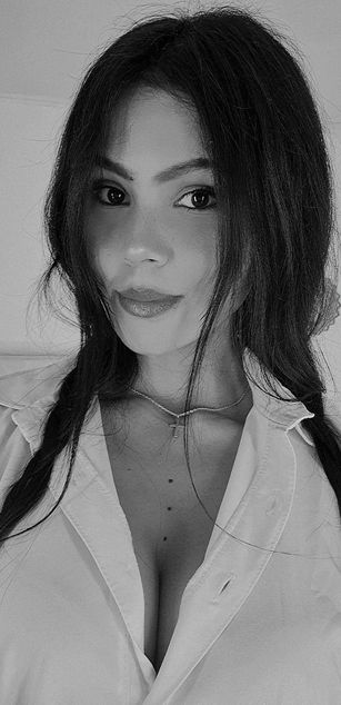 Model - Chloe Collins striptease