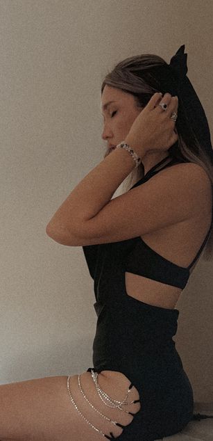 Model - LunaTalks leather