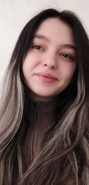 Model - LucyGoldi striptease