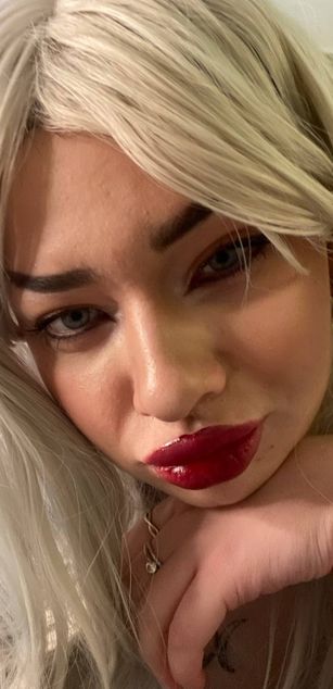 Model - Cartier boobs