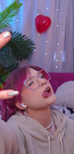 Model - Sonya blowjob