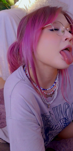 Model - Sonya blowjob