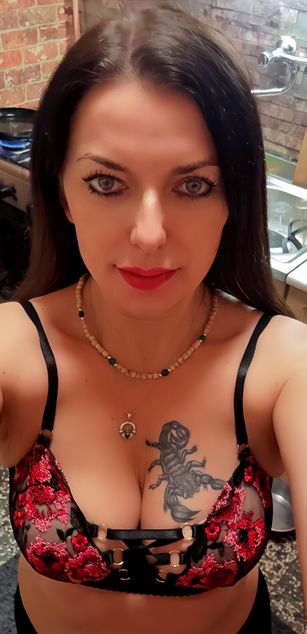 Model - GoddessBianca striptease