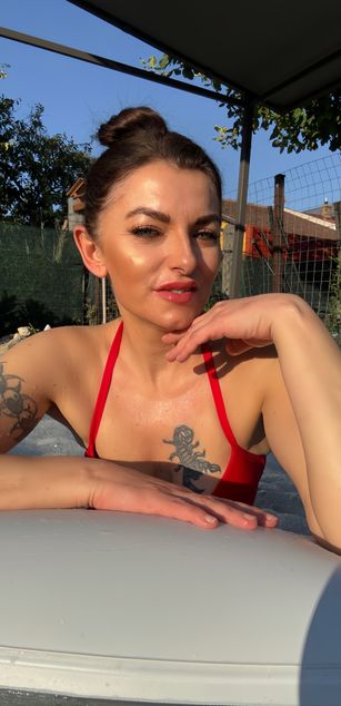 Model - GoddessBianca striptease