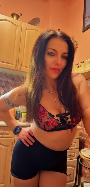 Model - GoddessBianca striptease