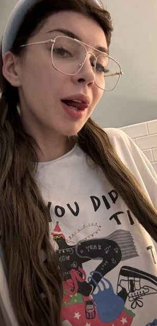 Model - LisaLoon bigboobs