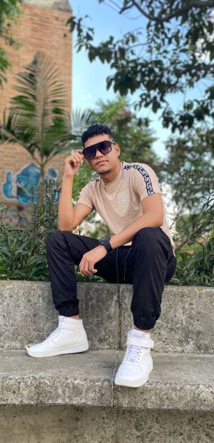 Model - ander salesak cum