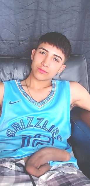 Model - samuelito aceite