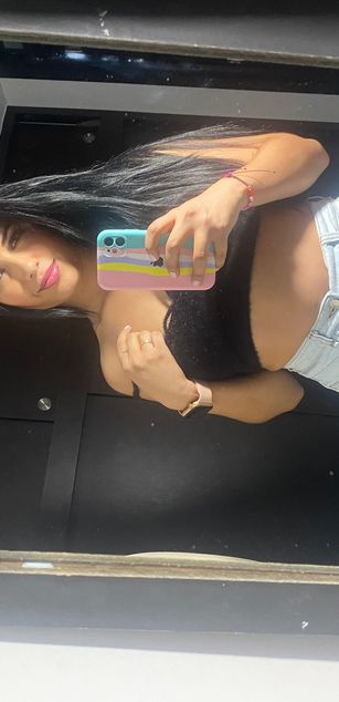 Model - Saraalen SEXY