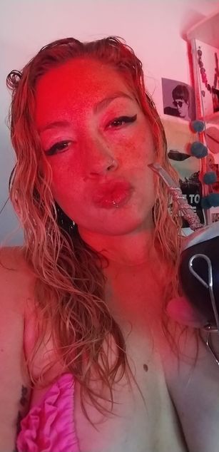 Model - Looking4sub bigass