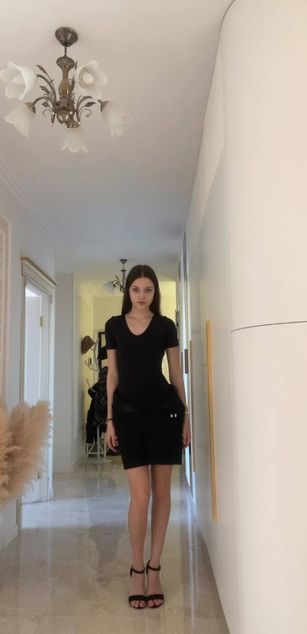 Model - Pretty Snow pussy