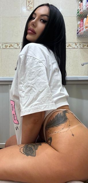 Model - kimberry bigtits