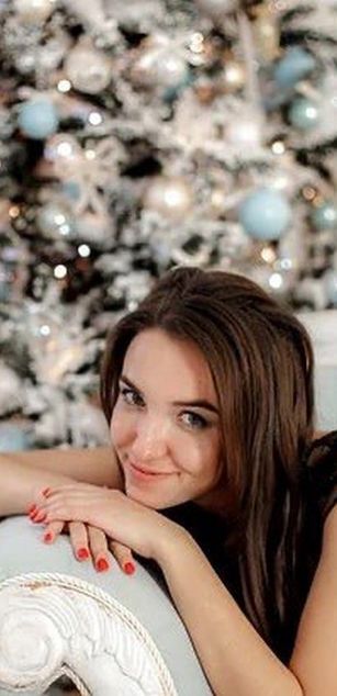 Model - AnoraBourbon Seductive