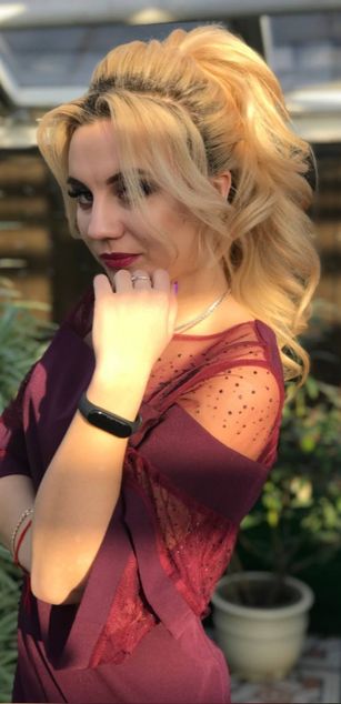 Model - QeenEliza cute