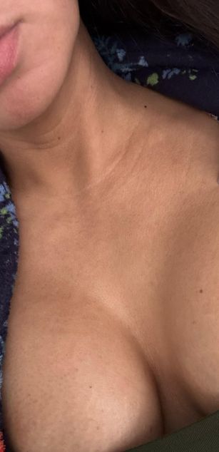 Model - Yanira boobs