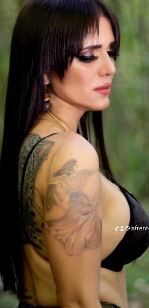 Model - Afrodytha fastresponse