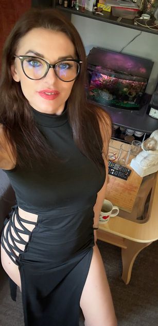 Model - GoddessBianca striptease