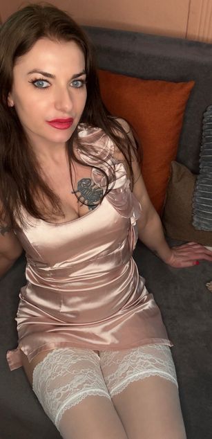 Model - GoddessBianca striptease