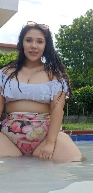 Model - KeniaRousse Hugetits