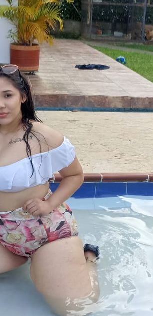 Model - KeniaRousse Hugetits