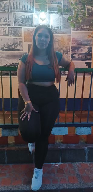 Model - KeniaRousse Hugetits