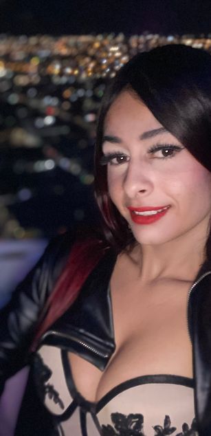 Model - dulceandyors squirt