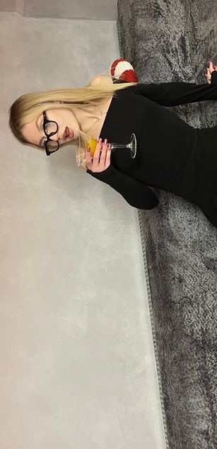 Model - Alice_dostoyevski skinny