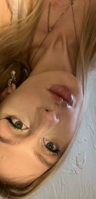 Model - Alice_dostoyevski skinny