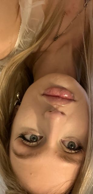 Model - Alice_dostoyevski skinny