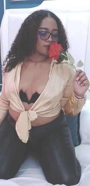 Model - RoxieLewis deepthroat