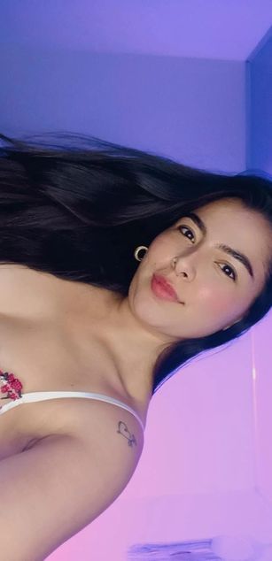 Model - Iris Moira blowjob