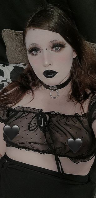 Model - Aivey Goth fastresponse