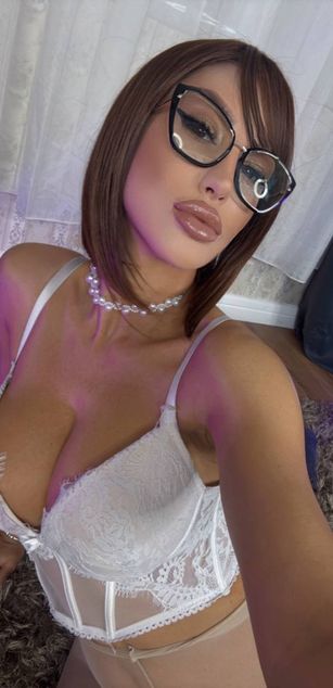 Model - Lady Vanya heels