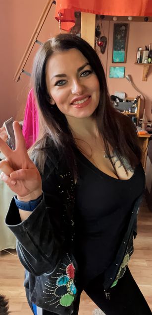 Model - GoddessBianca striptease