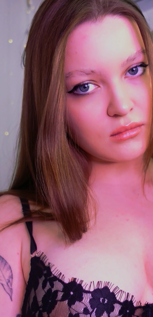 Model - Stella Louder shaved