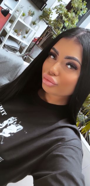 Model - Red Ruby pornstar