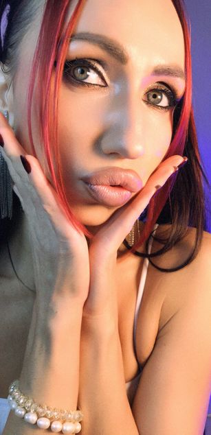 Model - MeganLuxstar fetish