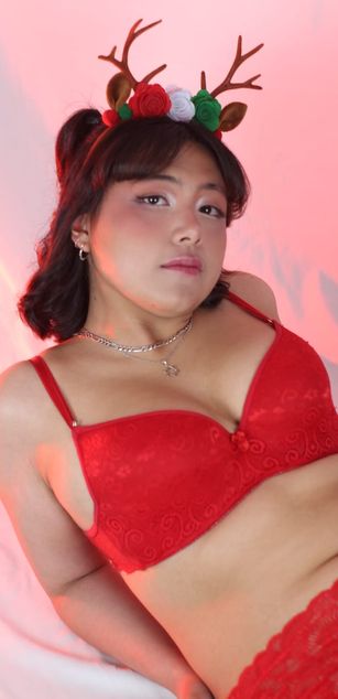 Model - Blue Moon curvy