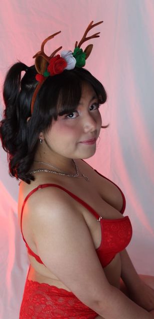 Model - Blue Moon curvy