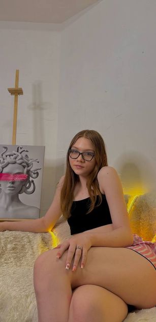 Model - Tessa petite